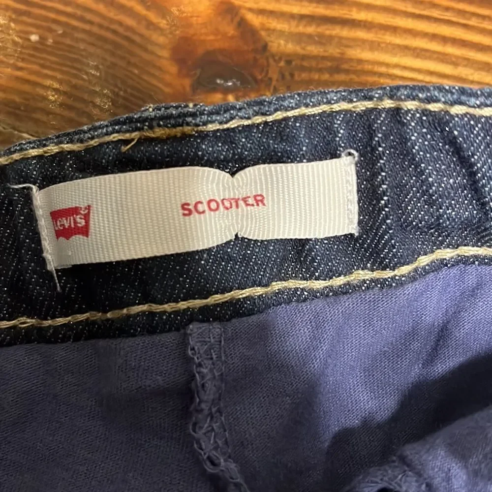 Levis size 2t